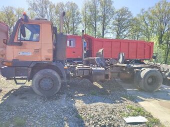 Tatra 815 Terrno 4x4 hákový nosič kontejnerů