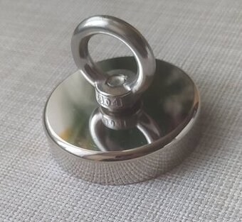 Magnet fishing