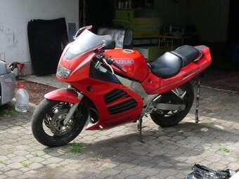 Suzuki RF 600 R - 1