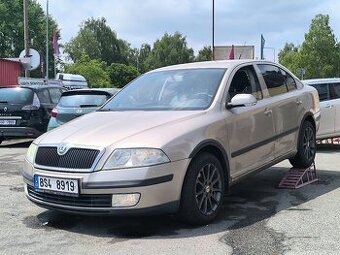 Škoda Octavia 1.6 MPi Ambiente,Klima,Tažné,ALU,STK 9/2026