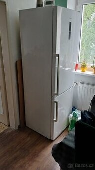 Kombinovaná lednička a mrazák