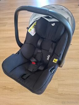 Autosedačka Joie od narození