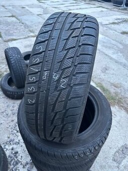 Zimní pneu 235/55/18 100H