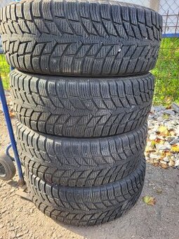 235 65 16C Nokian Snowproof