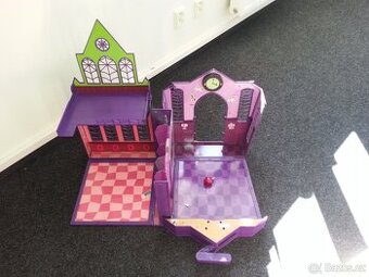 Monster high škola
