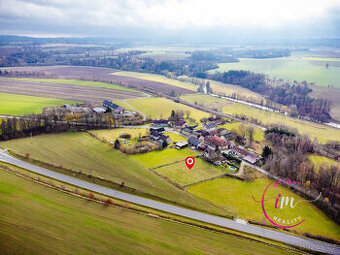 Prodej stavebního pozemku 2651 m2 s příjezdovou cestou 159 m