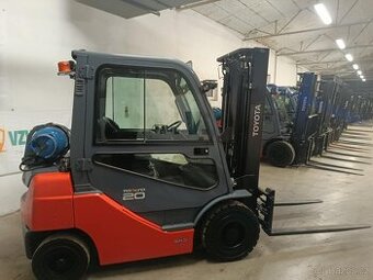 Čelni vozík Toyota 02-8FGF20 s pozicionerem