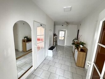 Prodej Bytu 3+1, 113 m2, Strážnice - 1