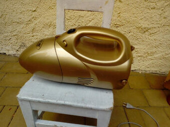 Prodám stolní vysavač