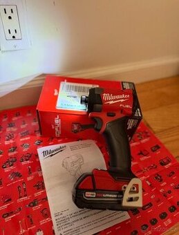 Prodám aku HEX rázový šroubovák/utahovák Milwaukee M18