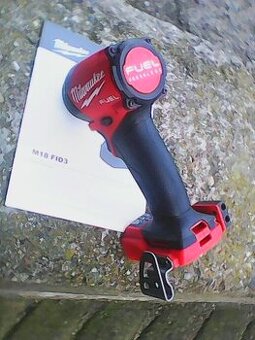 Milwaukee M18 fid3-0 226Nm razovy utahovak 1/4 Hex