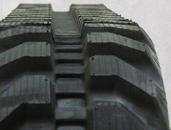 Gumové pásy na bagry, dumpery. Pás na minibagr. Férová cena.