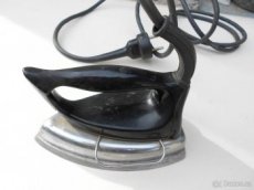 Prodám cestovní retro žehličku - 1