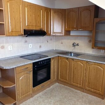 V Prachaticích podkrovní byt 2+KK se sklepem