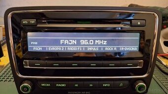 Autorádio Škoda Swing - Originál + PIN, funkční, Superb 2