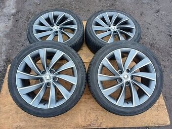 Alu kola Škoda Superb 3 (Pegasus, R18, Antracit)