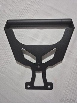 Yamaha Tracer 9,9 GT. Hrazda pro uchycení držáku mobilu.