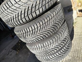 195/65/15 - celoroční, Nokian, 7+8mm , 2023...