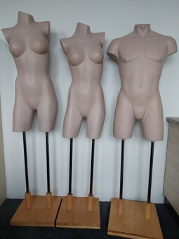 Figuríny/torza  - do výlohy nebo do prostoru prodejny