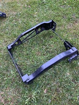 BMW M4 G82 - deformační výztuha levá