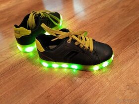 Kožené svítící boty Geox vel. 28