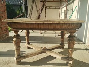 Starý dřevěný stůl - 1