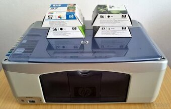 Barevná multifunkční tiskárna HP + dvě sady inkoustů.