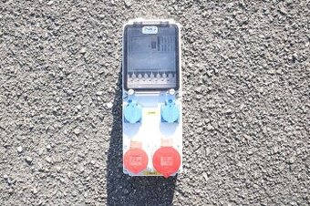 Zásuvková elektroskříň nástěnná SC 53 060 E.01