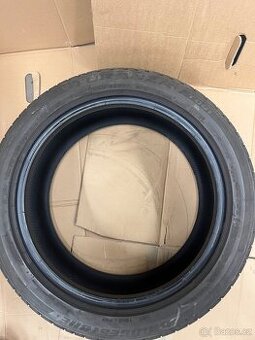 225/45R17 91W