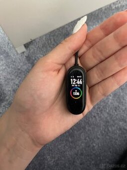MiBand 4 hodinky