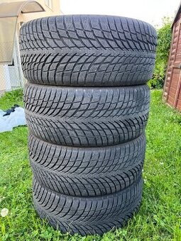 4ks 235/40 R19 zimní pneu Nokian