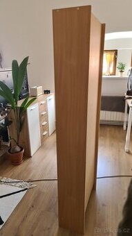 Dřevěná skříňka/knihovna