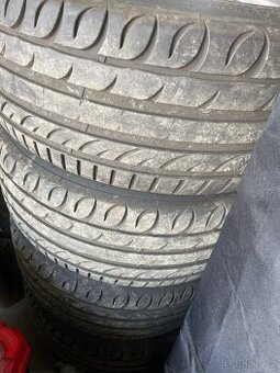 Prodám pneu 255/45 r18