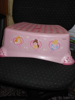 Dětská stolička - schůdek Disney