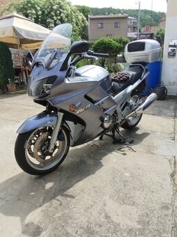 Dobrý den, prodám Yamaha FJR1300 - 04