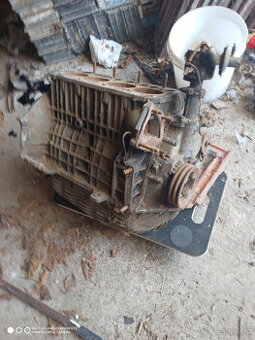 motor škoda 110r /4
