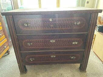 Starožitná komoda - 1