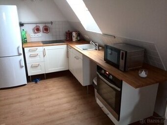 Pronájem - podkrovní byt 1+kk - 60 m2 - Praha 9