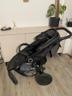 Sportovní kočárek petite&mars street air