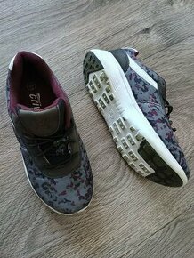 Prodám dětské boty vel.33
