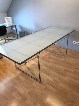 Skleněný  velký designový stůl IKEA MomentB