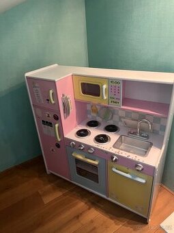 Dřevěna kuchyňka s výbavou