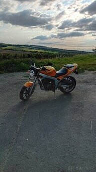 Hyosung GT125 COMET