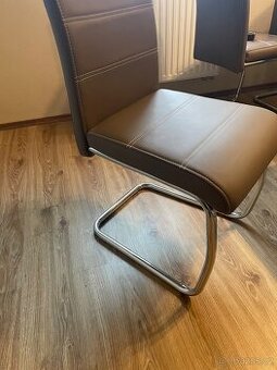 Jídelní stůl + židle