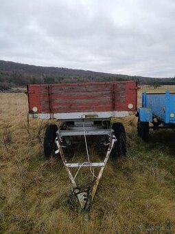 Přívěs traktorovy sklápěcí