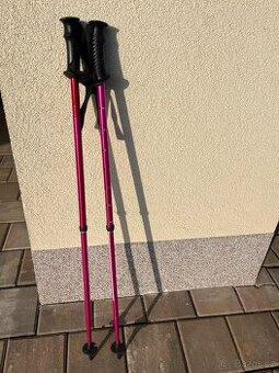 Prodám nastavitelné dětské lyžařské hůlky Decathlon 70-100cm