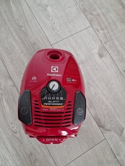 Electrolux ZSPPARKET sáčkový vysavač