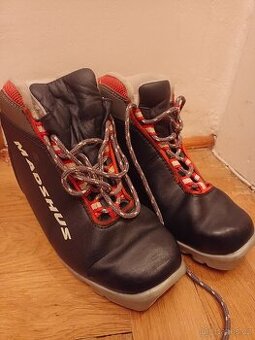 Prodám běžkové boty MADSHUS, vel. 38
