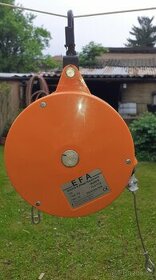 Držák na nářadí samonavíjecí