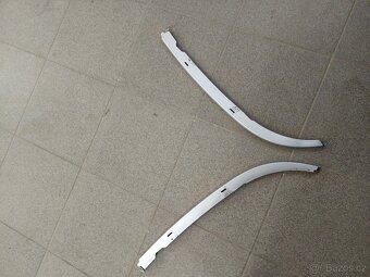 BMW E39 - listy pod světla titan Silber